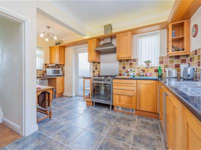 Kitchen/ Breakfast Room